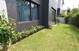 4 dormitorio chalet en Bang Phli, Tailandia. $447 000