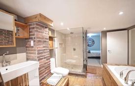 9 dormitorio casa de pueblo en Etobicoke, Canadá. C$2 401 000