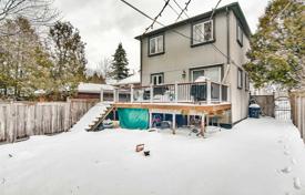 11 dormitorio casa de pueblo en East York, Canadá. C$1 896 000