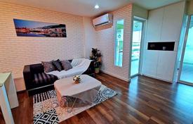 2-dormitorio apartamentos en condominio en Watthana, Tailandia. $196 000