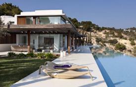 Villa – Es Cubells, Ibiza, Islas Baleares,  España. 136 000 €  por semana
