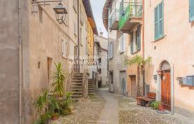 Chalet – Colonno, Lombardía, Italia. Price on request