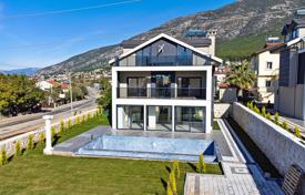 5 dormitorio villa 200 m² en Ölüdeniz, Turquía. 37 132 000 TRY