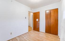 4 dormitorio adosado en North York, Canadá. C$1 144 000