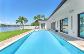 3 dormitorio casa de pueblo en Miami, Estados Unidos. $3 200 000