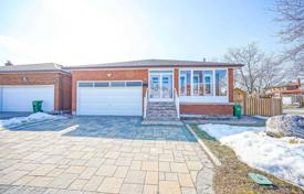 8 dormitorio casa de pueblo en Scarborough, Canadá. C$1 925 000