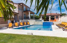 7 dormitorio casa de pueblo 400 m² en Pula, Croacia. 1 236 000 €
