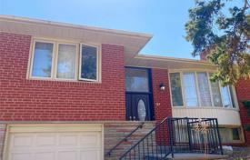 8 dormitorio casa de pueblo en North York, Canadá. C$2 586 000