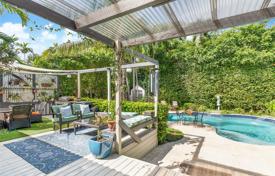 Casa de pueblo – Miami Beach, Florida, Estados Unidos. $2 375 000