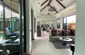 4 dormitorio villa 756 m² en Si Sunthon, Tailandia. $1 190 000