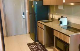 1-dormitorio apartamentos en condominio en Watthana, Tailandia. $345 000