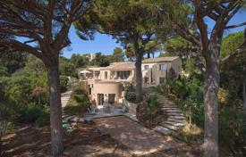 5 dormitorio villa en Sainte-Maxime, Francia. 15 000 €  por semana