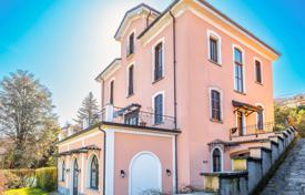 Villa – Stresa, Piedmont, Italia. 950 000 €