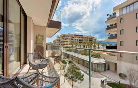 3 dormitorio piso 140 m² en Tivat city, Montenegro. 1 225 000 €