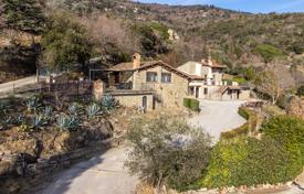 11 dormitorio finca rústica 728 m² en Cortona, Italia. 780 000 €