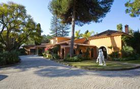 Villa – San Pedro Alcántara, Andalucía, España. 16 400 €  por semana