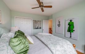 8 dormitorio casa de pueblo en Scarborough, Canadá. C$1 203 000
