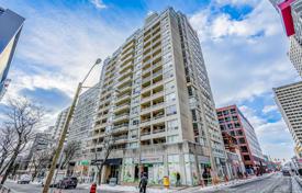 5 dormitorio piso en Eglinton Avenue East, Canadá. C$767 000