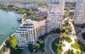 2 dormitorio piso en Lake Shore Boulevard West, Canadá. C$1 028 000