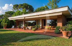6 dormitorio villa 940 m² en Lucca, Italia. 1 650 000 €