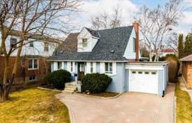 Casa de pueblo – Etobicoke, Toronto, Ontario,  Canadá. C$2 453 000