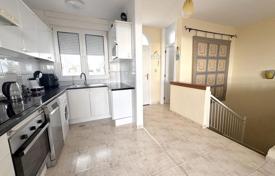 3 dormitorio chalet 165 m² en Barrio Los Menores, España. 385 000 €