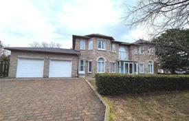 12 dormitorio casa de pueblo en Scarborough, Canadá. C$2 580 000