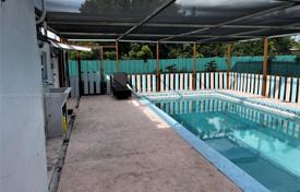 5 dormitorio casa de pueblo 208 m² en Miami, Estados Unidos. $625 000