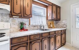 9 dormitorio casa de pueblo en Etobicoke, Canadá. C$1 866 000
