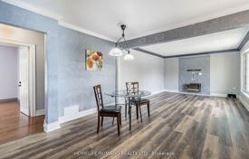 10 dormitorio casa de pueblo en North York, Canadá. C$1 290 000