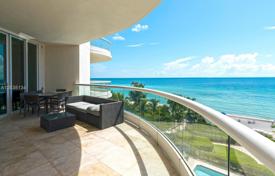 Piso – Collins Avenue, Miami, Florida,  Estados Unidos. $1 899 000