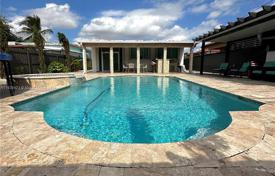 4 dormitorio casa de pueblo 184 m² en Miami, Estados Unidos. $830 000