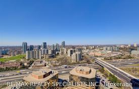 6 dormitorio piso en North York, Canadá. C$957 000