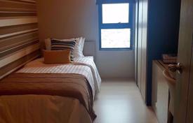 2-dormitorio apartamentos en condominio en Samut Prakan, Tailandia. $152 000