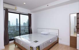 1-dormitorio apartamentos en condominio en Sathon, Tailandia. $136 000