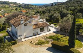 16 dormitorio villa 342 m² en Liguria, Italia. 725 000 €