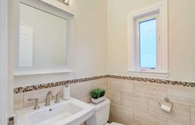 9 dormitorio casa de pueblo en York, Canadá. C$1 779 000