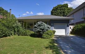 Casa de pueblo – Etobicoke, Toronto, Ontario,  Canadá. C$1 329 000