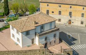 20 dormitorio finca rústica 1205 m² en Montalcino, Italia. 1 950 000 €