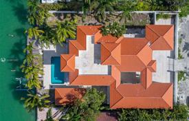 8 dormitorio villa 905 m² en Miami Beach, Estados Unidos. $12 000 000