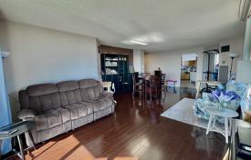 7 dormitorio piso en Scarborough, Canadá. C$948 000