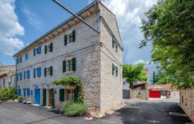 7 dormitorio casa de pueblo 210 m² en Kanfanar, Croacia. 432 000 €