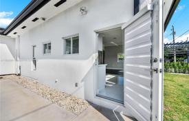4 dormitorio casa de pueblo 323 m² en Miami, Estados Unidos. $1 950 000