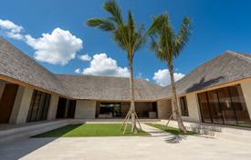 5 dormitorio villa 750 m² en Tumbak Bayuh, Indonesia. $1 480 000