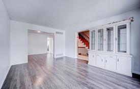 12 dormitorio casa de pueblo en Scarborough, Canadá. C$1 672 000