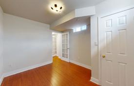 9 dormitorio casa de pueblo en Etobicoke, Canadá. C$1 689 000