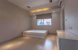 3-dormitorio apartamentos en condominio en Watthana, Tailandia. $736 000