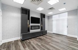 6 dormitorio piso en North York, Canadá. C$721 000