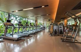 1-dormitorio apartamentos en condominio en Khlong Toei, Tailandia. $3 000  por semana