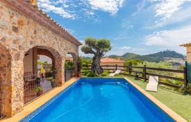 5 dormitorio casa de pueblo 274 m² en Blanes, España. 598 000 €